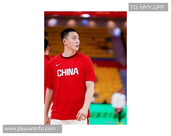 胡明轩的篮球之路:从青涩少年到国家队核心的成长历程与奋斗精神 胡明轩的篮球之路:从青涩少年到国家队核心的成长历程与奋斗精神